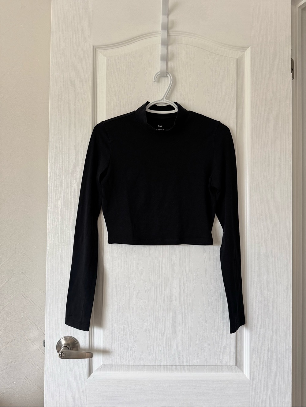 Aritzia TNA mock neck crop